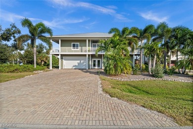 Tropical Island Retreat - Newer Build (2015) - Direct Gulf