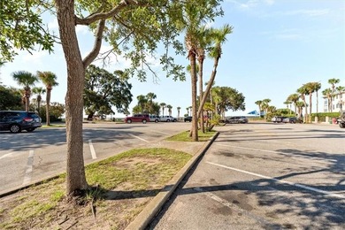 Fully furnished and ready to rent! Located at the front of the - photo 44