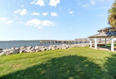 Fully furnished and ready to rent! Located at the front of the - photo 47