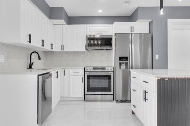 Priced to sell! Step into modern living with this freshly - photo 8