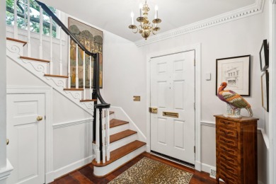 Located South of Broad between Rainbow Row and Waterfront Park