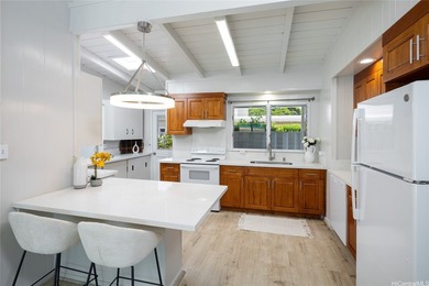 Highly desirable 4-bedroom home in Niu Valley featuring - photo 5