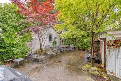 Welcome to the prestigious courts of Silver Lake! This charming - photo 30