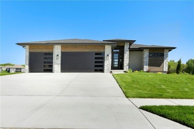 (private lake, pond, creek) Home Sale Pending in Lees Summit Missouri