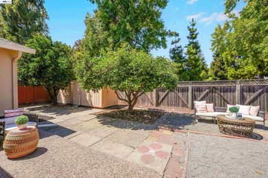 Welcome to 885 Devonshire Avenue, a charming single-story home - photo 31