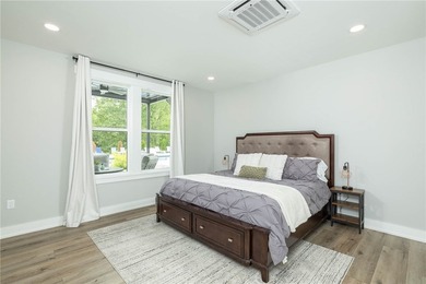 Breathtaking 6,822 sq ft custom home offering a seamless blend - photo 34