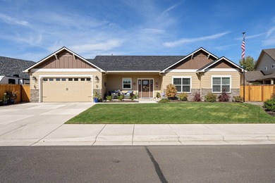 Lake Home For Sale in Central Point, Oregon