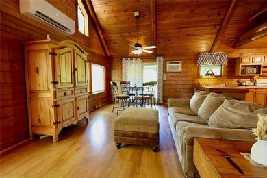 Cozy Log Cabin Tucked Away in the Trees Take the steps down to - photo 4