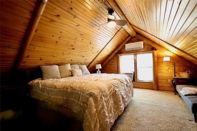 Cozy Log Cabin Tucked Away in the Trees Take the steps down to - photo 9