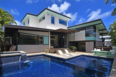 Get ready to find your dream home with this stunning Mid Century - photo 1