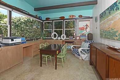 Get ready to find your dream home with this stunning Mid Century - photo 9