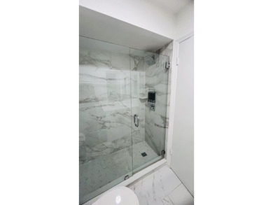 Investors Opportunity! Rent right away! Beautiful completely - photo 5