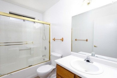 Cute, Clean & freshly update with new paint, new window blinds - photo 16