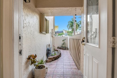 Beautifully updated and spacious townhome in the heart of - photo 22