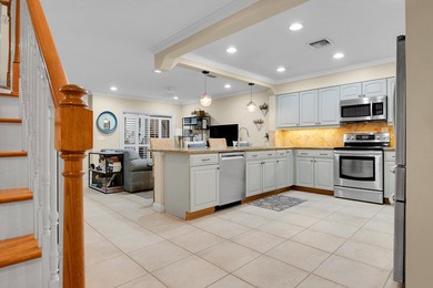 Beautifully updated and spacious townhome in the heart of - photo 24