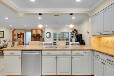 Beautifully updated and spacious townhome in the heart of - photo 26
