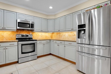 Beautifully updated and spacious townhome in the heart of - photo 27