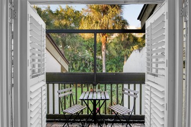 Beautifully updated and spacious townhome in the heart of - photo 40