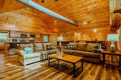 GORGEOUS TURN-KEY LUXURY CABIN first time truly on the market - photo 3