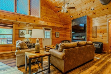GORGEOUS TURN-KEY LUXURY CABIN first time truly on the market - photo 4