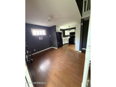 Adorable 2 bedroom 1 bath Cottage overlooking Upper Greenwood - photo 9