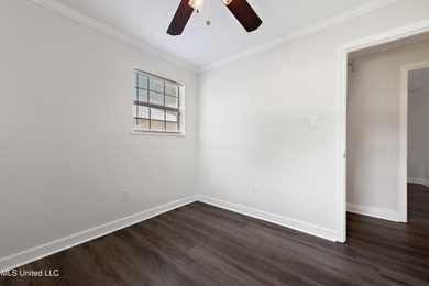This charming cottage in Bay St. Louis is delightful. With its - photo 18