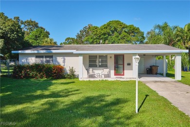 Caloosahatchee River Home For Sale in Fort Myers Florida