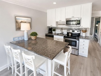 Beautifully REMODELED FIRST-FLOOR villa in the desirable A - photo 6