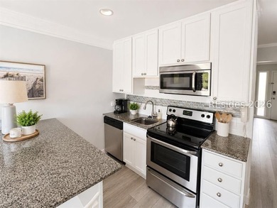 Beautifully REMODELED FIRST-FLOOR villa in the desirable A - photo 7