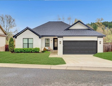 Lake Hamilton Home For Sale in Hot Springs Arkansas