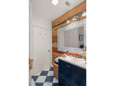 Experience the perfect blend of working ranch and peaceful - photo 24