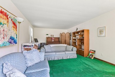 Nestled on a beautifully landscaped cul-de-sac, this - photo 9