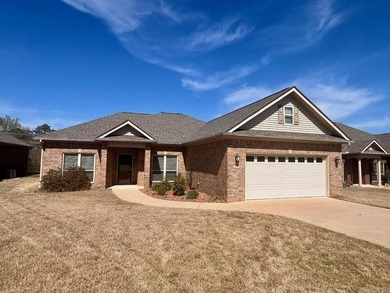 Come see this beautiful, move-in ready, one level home in the - photo 2