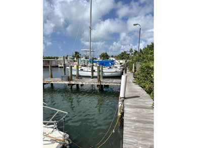 This property encompasses 15 Seaview Ave, 5 Seaview Ave, and a - photo 5