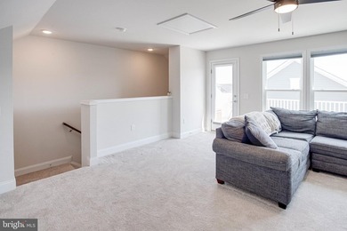 VA ASSUMABLE LOAN! Best 4 bed/3.5 bath, 4 level end-unit value - photo 49