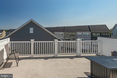 VA ASSUMABLE LOAN! Best 4 bed/3.5 bath, 4 level end-unit value - photo 50
