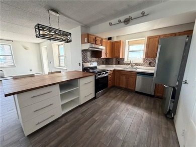 Welcome to this spacious and beautifully positioned corner-unit - photo 11