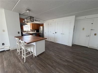 Welcome to this spacious and beautifully positioned corner-unit - photo 12