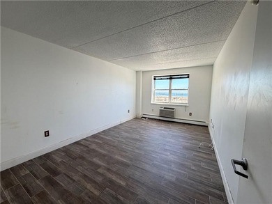 Welcome to this spacious and beautifully positioned corner-unit - photo 14