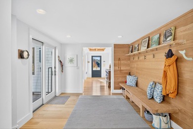 Welcome to 'Summer Salt', a stunning retreat where elegant - photo 16