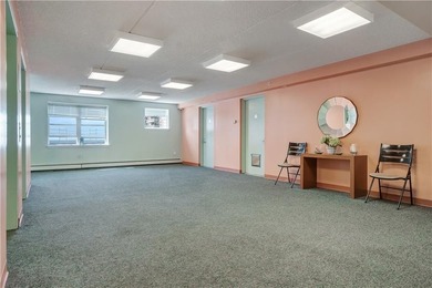 Welcome to this spacious and beautifully positioned corner-unit - photo 18