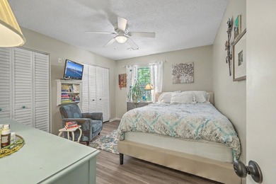Welcome home to this beautifully updated 2-bedroom, 2-bath - photo 20