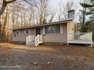 Locust Lake Home For Sale in Pocono Lake Pennsylvania