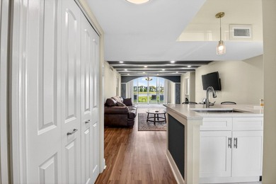 Spacious, beautifully updated and renovated 3-bed, 2-bath condo - photo 4
