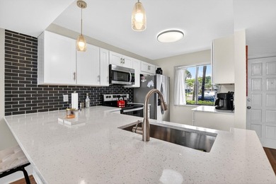 Spacious, beautifully updated and renovated 3-bed, 2-bath condo - photo 7