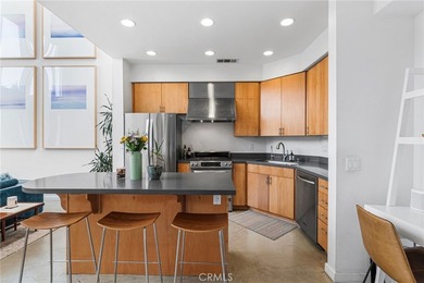 Behind privacy gates in the coveted Artist Lofts, this move-in - photo 10