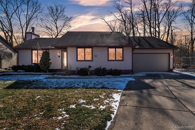 Clinton River Condo Active Under Contract in Mt. Clemens Michigan