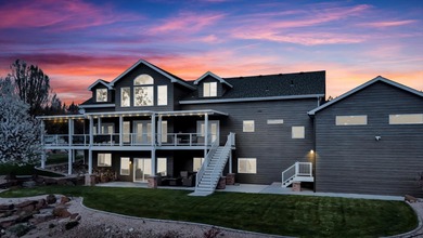 Lake Spokane / Long Lake Home For Sale in Nine Mile Falls Washington