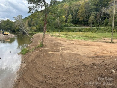 (private lake, pond, creek) Acreage For Sale in Spruce Pine North Carolina