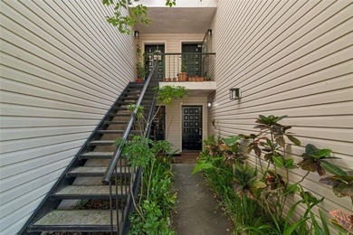 This beautifully maintained 2-bedroom, 2-bathroom first-floor - photo 3